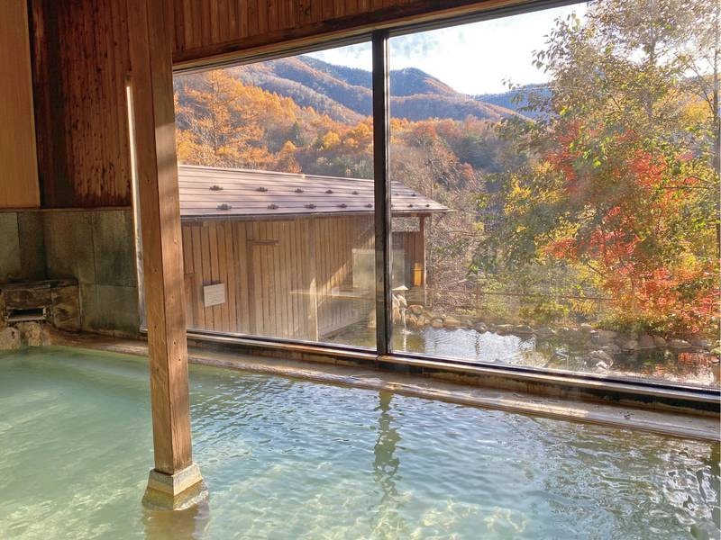 晩秋の露天風呂
