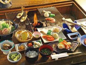 いろりの宿 蓼科パークホテル／【いろり会席/例】地元信州産の食材をふんだんに使用し、囲炉裏焼きも愉しめる和会席が好評！