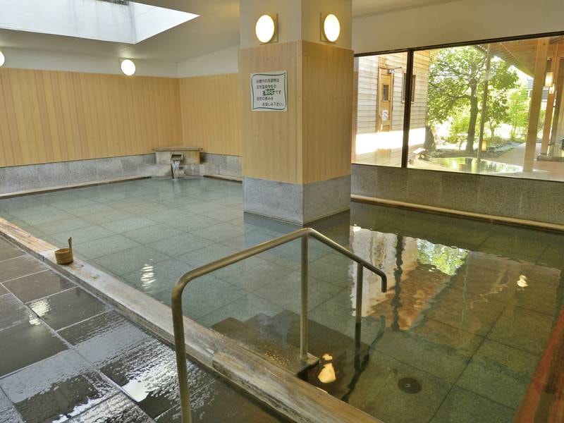 【大浴場「春雨」】温泉は、循環・加水のない源泉かけ流し