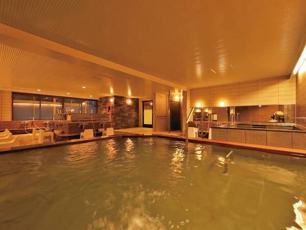 【大浴場】ミネラル豊富な湯が身体を癒す