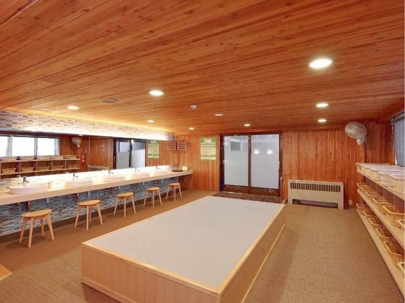 【大浴場】脱衣所