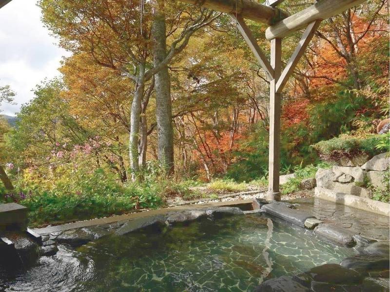 【露天風呂『雲上の湯』(6月～10月のみ営業)】秋