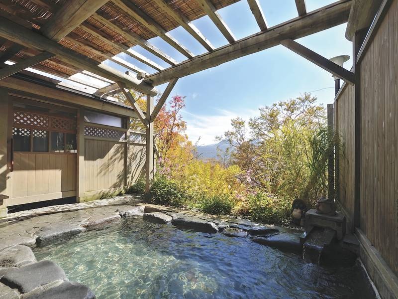 【露天風呂『雲上の湯』(6月～10月のみ営業)】秋