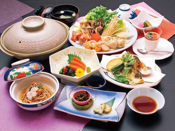 宿名物の「信州味噌のほかほかそば鍋」が付いた会席