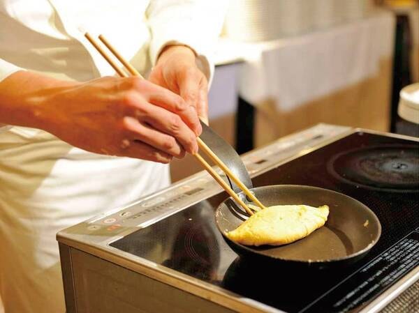 【朝食ブッフェ/例】大人気の手作りオムレツ