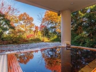 あてま高原リゾート ホテルベルナティオ/【ふるさとの湯/露天風呂】開放感に溢れた浴場で四季を感じる