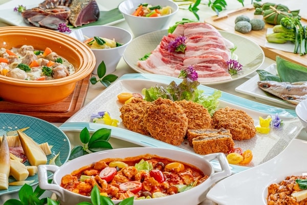 4/18～7/5は「新潟 肉の三獣奏の饗宴 ～旬菜とともに～」を開催！新潟銘柄豚の炭火焼や山菜の天婦羅など、新潟の旬の食材を使った様々なお料理をご堪能いただけます。