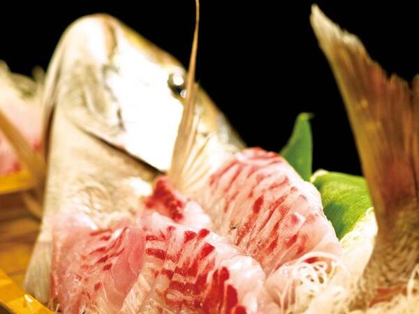 【夕食/例】 名物!地魚姿舟盛(1組一艘)