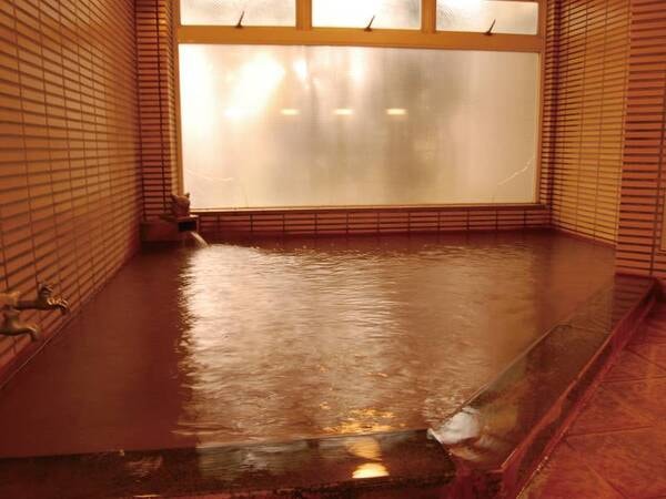 【大浴場】24時間入浴可能。塩分が高いため、保温効果抜群！
