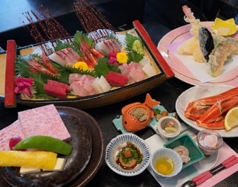 潮風薫る宿　みはらし／大満足！鮑の岩塩焼きor和牛の石焼が選べる♪日本海舟盛を味わう会席