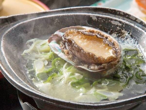 【夕食/例】鮑の陶板ステーキ（メニュー一例）
