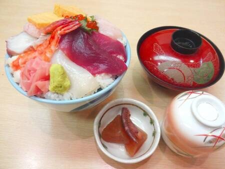 銚子プラザホテルの 夕食付 老舗 廣半 の3種から選択する夕食膳 海鮮丼 天麩羅膳 牛焼肉定食より 9 400円 禁煙 ツイン ゆこゆこ