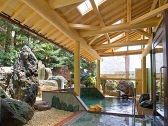 あわら温泉  政竜閣／庭園露天風呂　檜の香り漂う新しい庭園露天風呂
