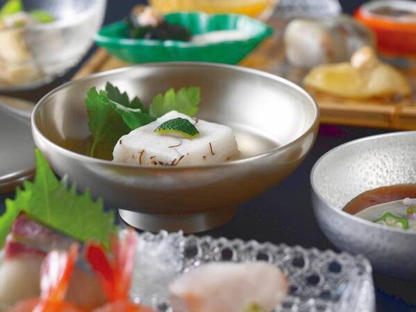 日本海の旬材たっぷり旬彩懐石/例