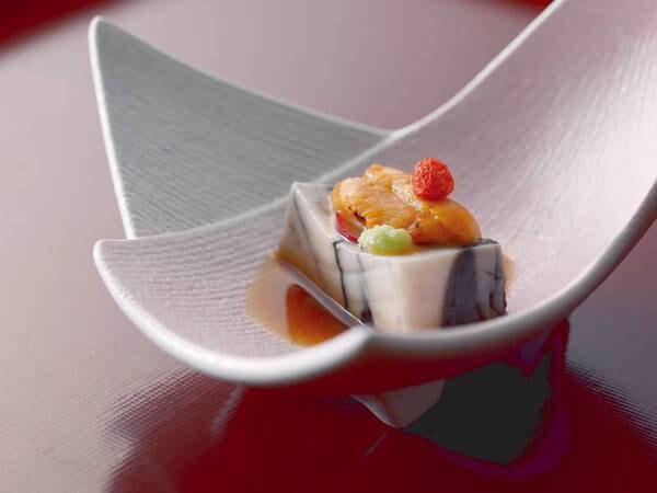その日の仕入れた素材に合わせて創り出す繊細なお料理 ※お写真はイメージです