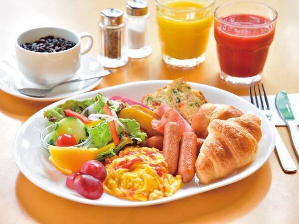 【朝食/例】和食・洋食どちらかのセットメニューから選択可能※写真は和食セットの一例