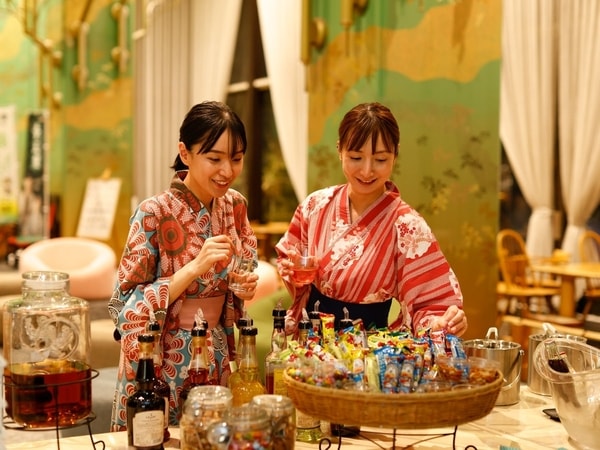 ロビーラウンジでドリンク