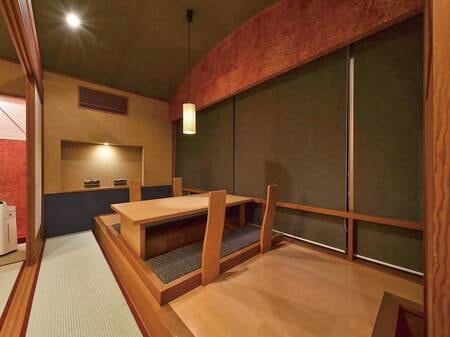 【美悠】温泉露天風呂付和洋室［坪庭側］・小上がり/例