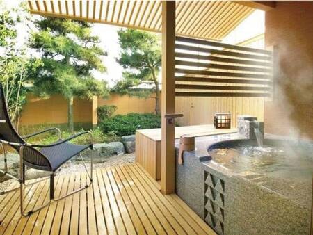 【美悠】温泉露天風呂付和洋室［坪庭側］・客室風呂/例