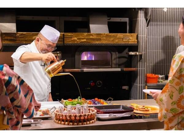 【劇場型ビュッフェ/例】　石窯コーナー福井・あわら産の地場野菜