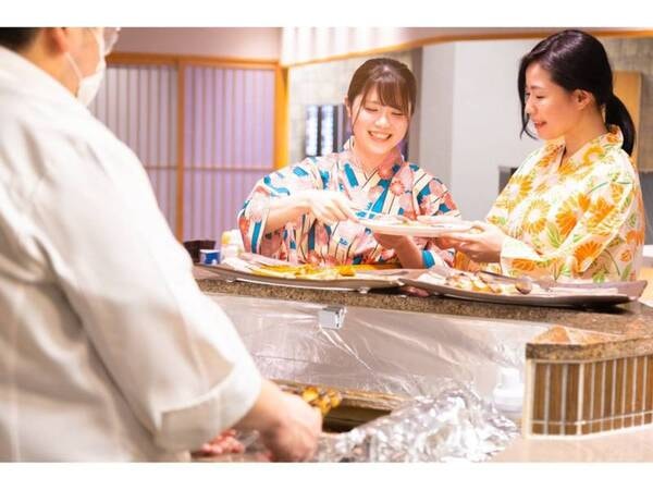 【劇場型ビュッフェ/例】　旬魚などの焼物コーナー