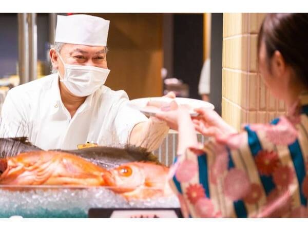 【劇場型ビュッフェ/例】　旬の地魚お造りコーナー