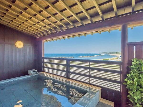 【露天風呂】日本海と砂浜を眺めながら湯浴み