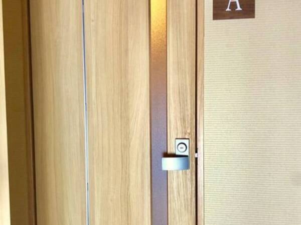 簡易個室ベットルーム【禁煙】/入口/一例