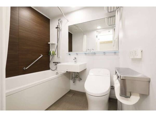 スタンダードダブルルームのバス・トイレ・洗面台/一例