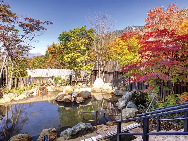 【露天風呂（秋）】