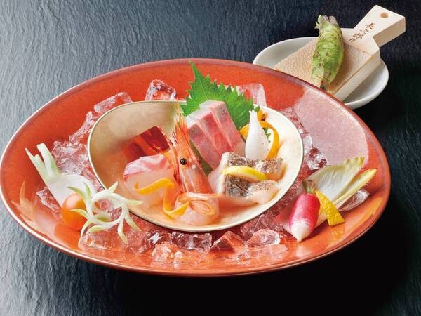 【旬の鮮魚盛り/例】金沢中央卸売市場をはじめとした全国有数の市場から毎朝直送しています