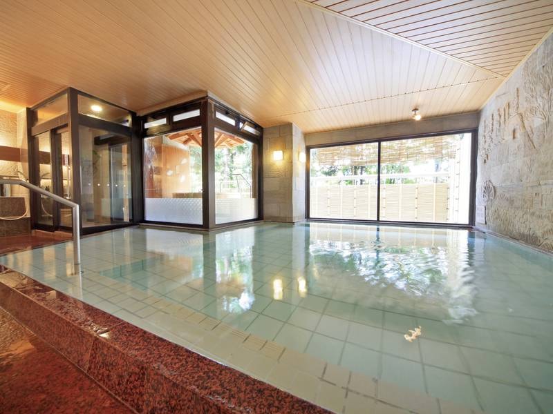 【「天女の湯」の内湯】