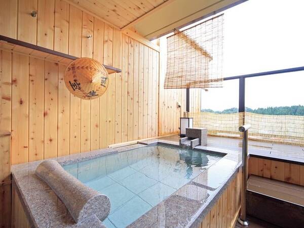 【露天風呂付き和室/例】眺望をひとり占めできる露天風呂