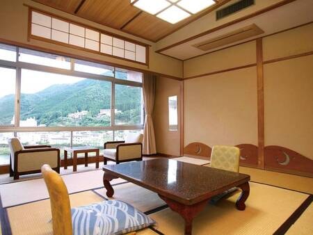 飛騨川と日本庭園を眺める和室10帖/例