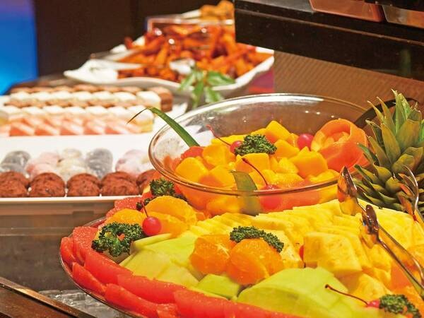 【和洋中バイキング/例】和食・洋食・中華、50種以上の食べ放題バイキング!オープンキッチン料理やデザートも充実!※アルコール飲み放題はつきません