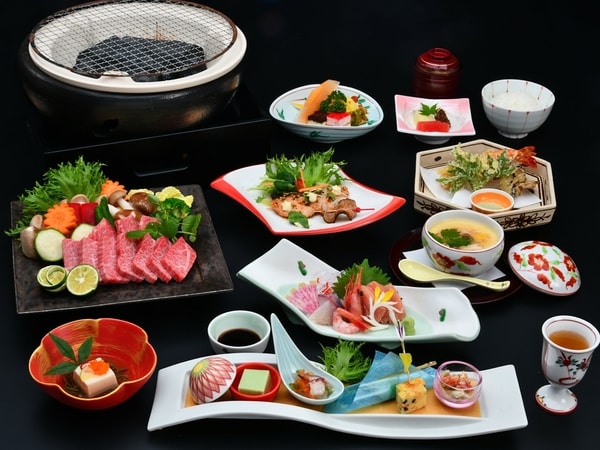 ◆当館一番人気のA5等級飛騨牛と四季の炭火焼会席/夕食例　※お肉は2名様盛り