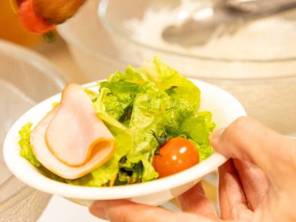 【朝食バイキング/例】新鮮な生野菜も♪