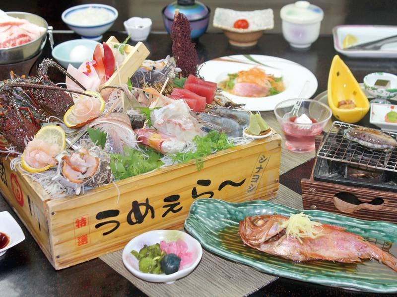 ホテル志なよしの「【贅沢会席】伊勢海老造り入トロ箱盛・鮑・金目 