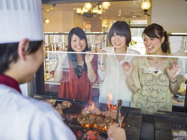 【夕食/例】実演料理も