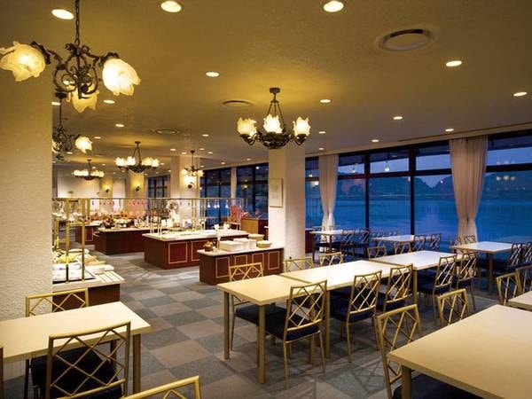 【食事会場/例】浜名湖を望むレストランで、お好きな料理をお好きなだけ！