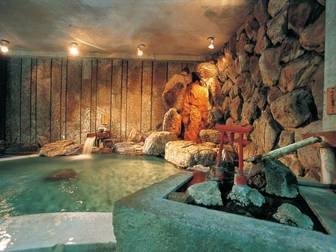 実篤の宿　いづみ荘／銘石岩風呂