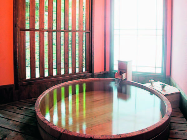 百年の伝統を誇る伊豆長岡の湯を露天風呂付き客室で贅沢にひとりじめ
