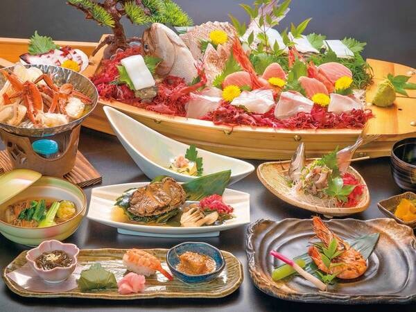【夕食/例】4名様以上はグループに一台、舟盛り※写真は一例、時季・仕入れによりメニューは変わります