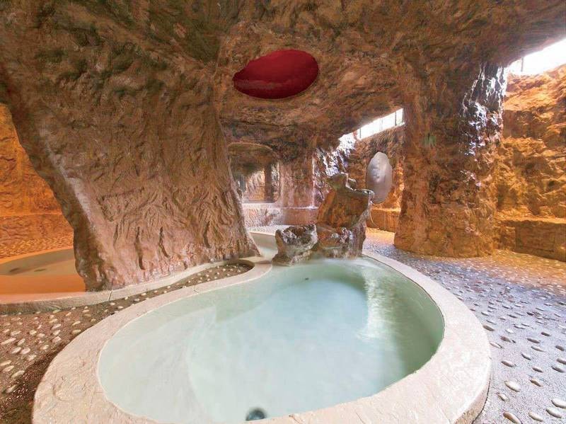 【洞窟風呂】