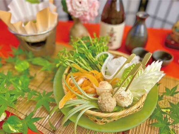 【夕食/例】鶏団子と野菜たっぷりお鍋
