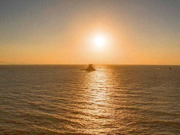 【周辺観光/例】「日本の夕陽百選」に選ばれた「松島」の夕陽