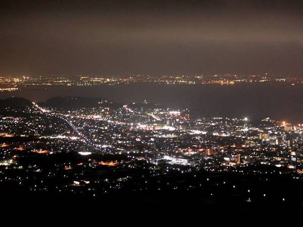 蒲郡市内の夜景を一望