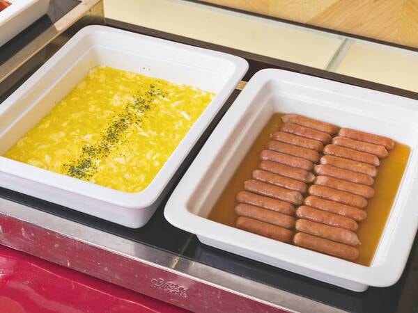 【朝食】スクランブルエッグ・ソーセージ/例