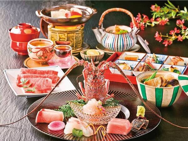 【三大味覚会席の夕食/例】◆伊勢海老お造り（大人おひとりごとに1尾）◆あわび（大人おひとりごとに1尾）◆松阪牛の三大味覚が付いた量より質を重視したプラン