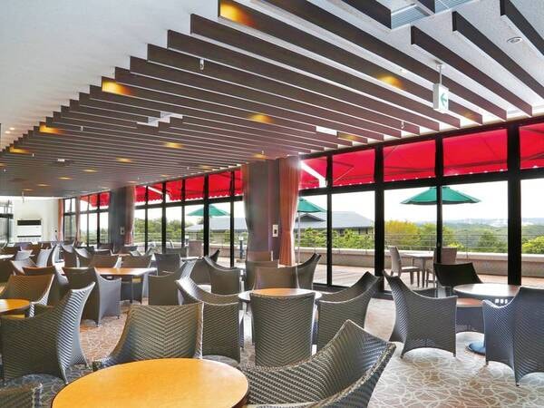 【ラウンジ/例】ご宿泊者限定のラウンジではアルコールやソフトドリンク、お菓子やおつまみなどをお楽しみ頂けます。 ※営業時間は指定有